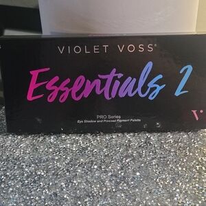 Violet Voss Essentials 2 Pro Series Palette